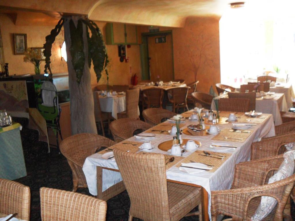 Bradleys Guest house 2*