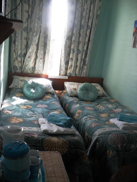 Bradleys Guest house 2*